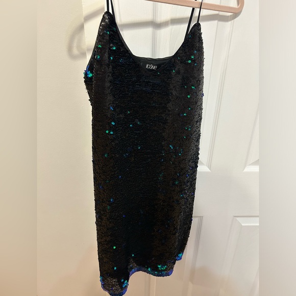 ICONE (Simons) Sequins dress, Size XS, NWT, Never worn. - Picture 3 of 4